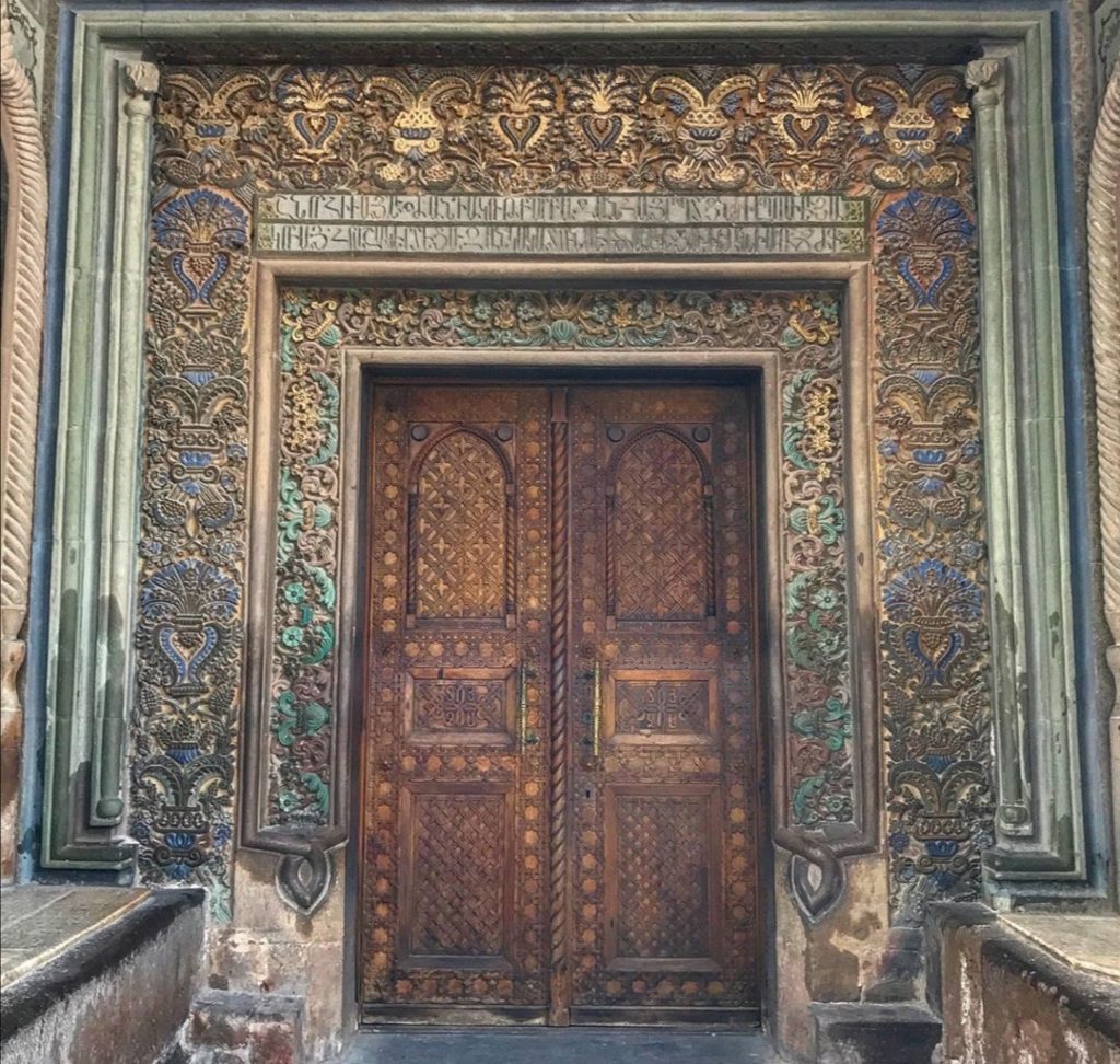 Armenia cosa vedere: la porta della Santa Madre di Echmiadzin